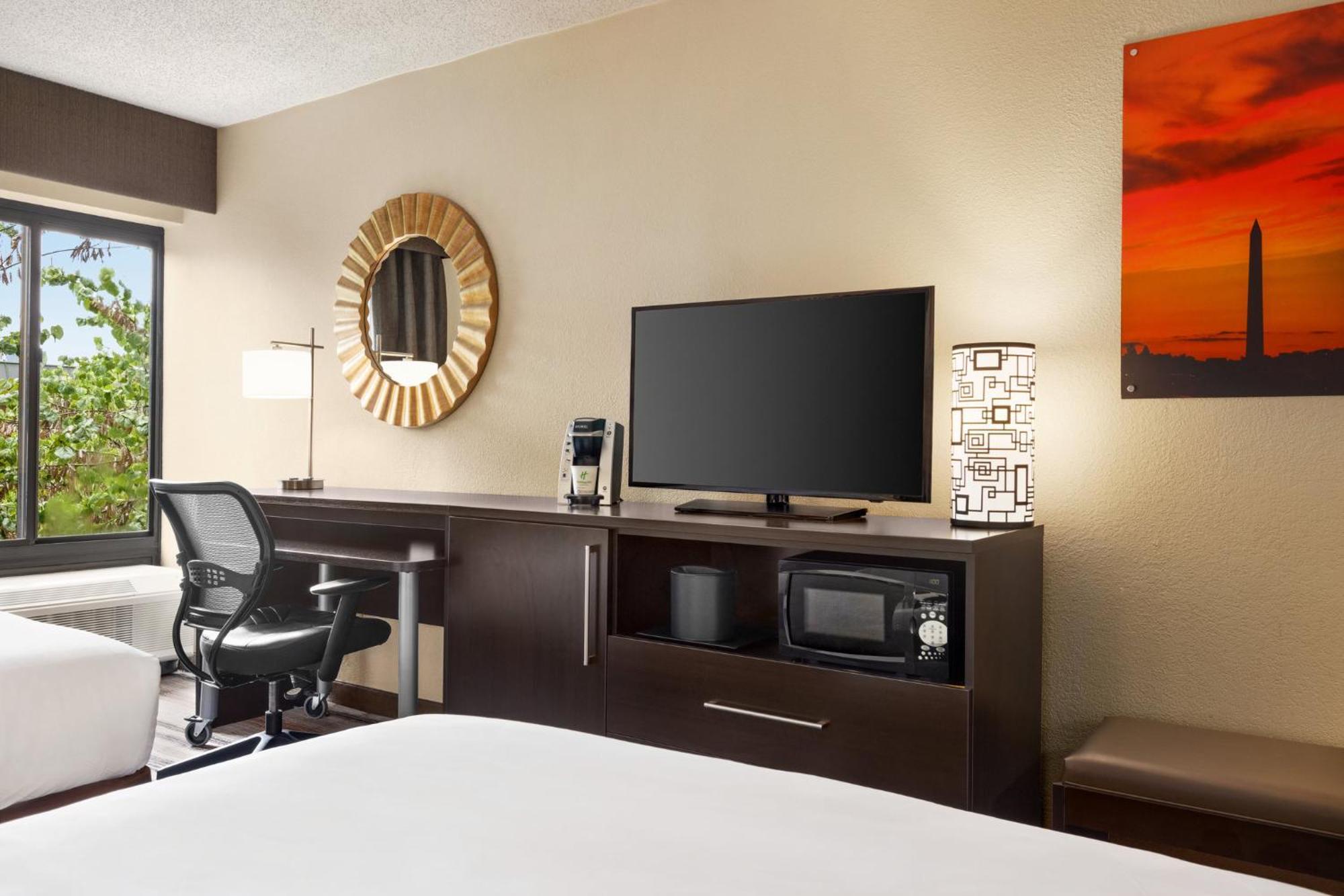 Washington-dulles International Airport By Ihg Sterling