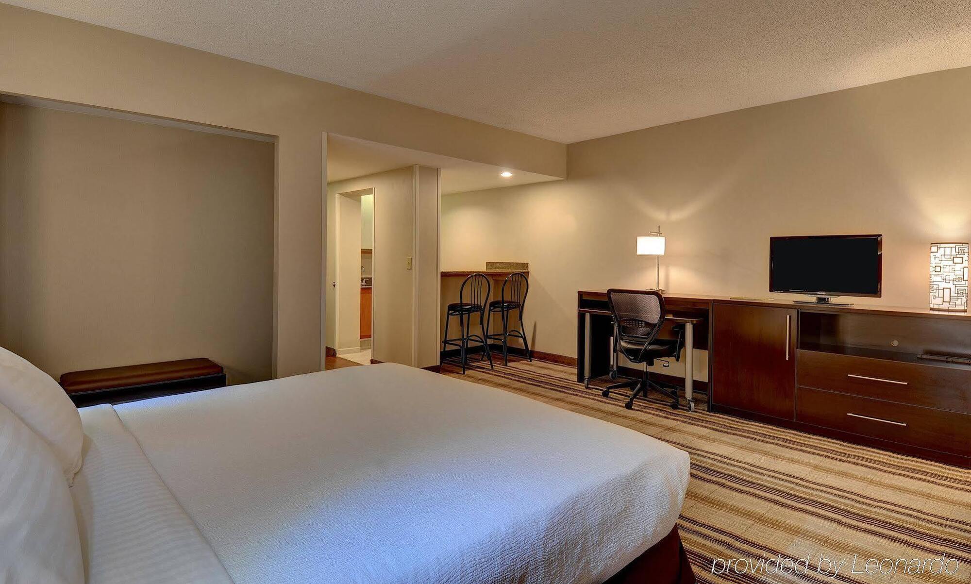 Washington-dulles International Airport By Ihg